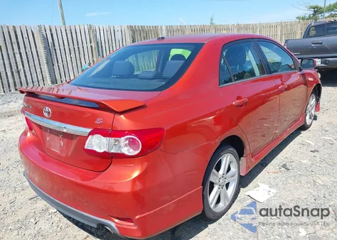 2013 Toyota Corolla S Special Edition z USA, uszkodzony, nr VIN 2T1BU4EE4DC064661